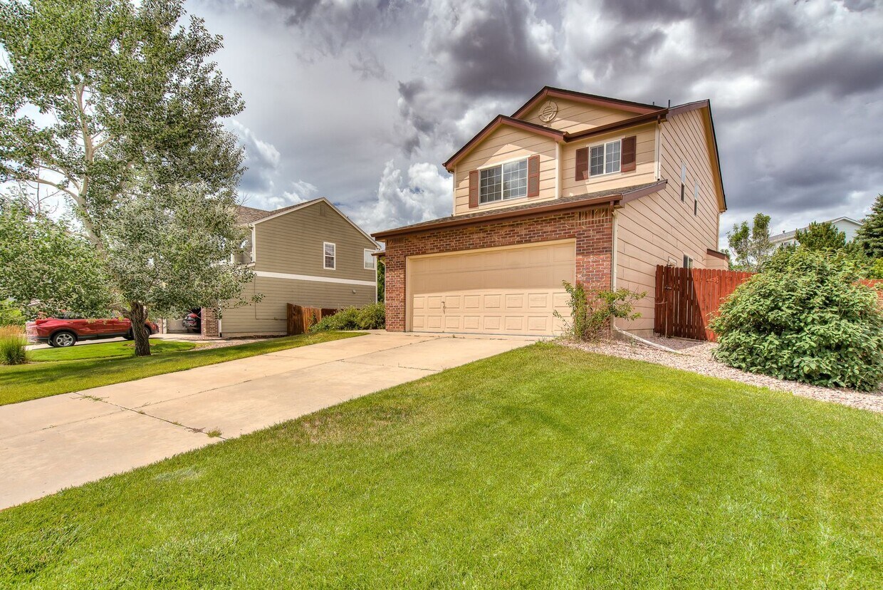 Primary Photo - Big home in Monument
