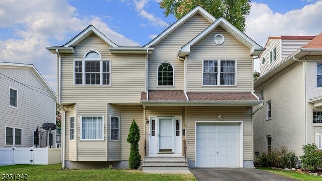 Building Photo - 241 Cranford Ave