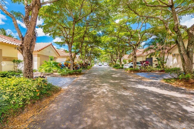 Building Photo - 5237 Majorca Club Dr