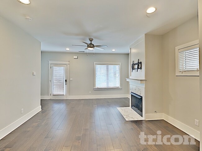 Foto del edificio - 1244 Hillwood Private Cove