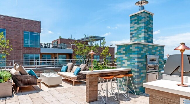 Foto del edificio - 8218 Wisconsin Ave