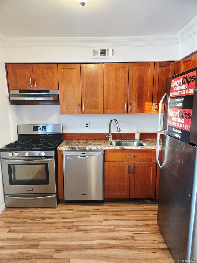 Building Photo - 199 Pointe Cir N