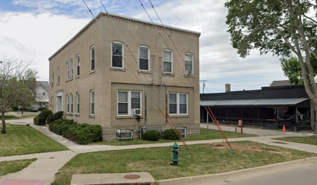 Building Photo - 127 11th St SW