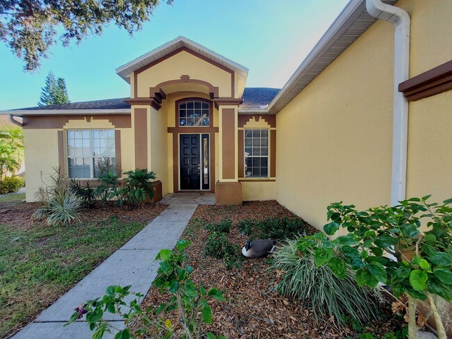 Building Photo - Beautiful 4 Bedroom, 4 Bathroom Home in Da...