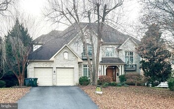 Building Photo - 1460 Carrington Ridge Ln