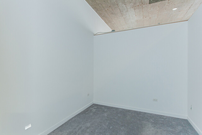 Foto del edificio - 1111 W 14th Pl