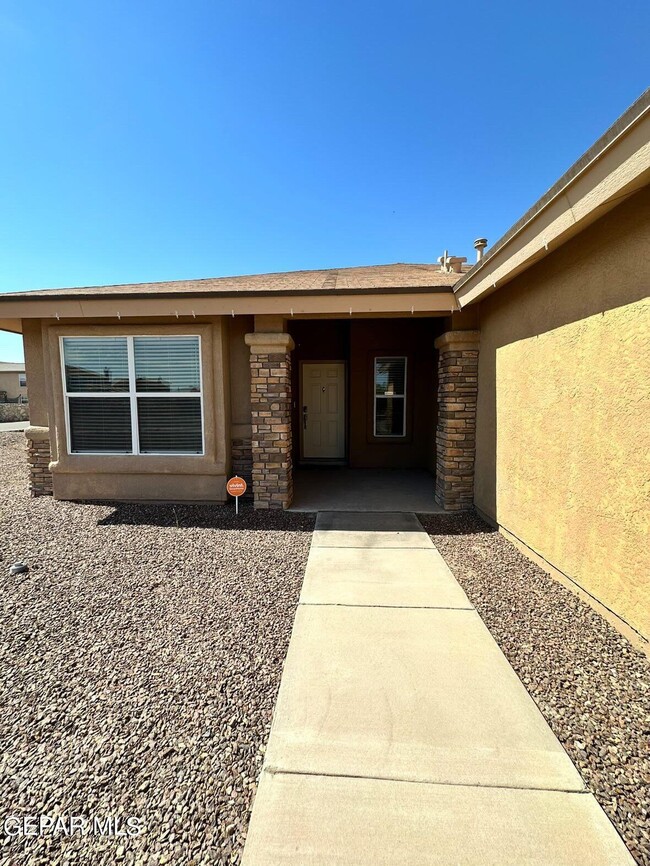 Building Photo - 624 Cancellare Ave