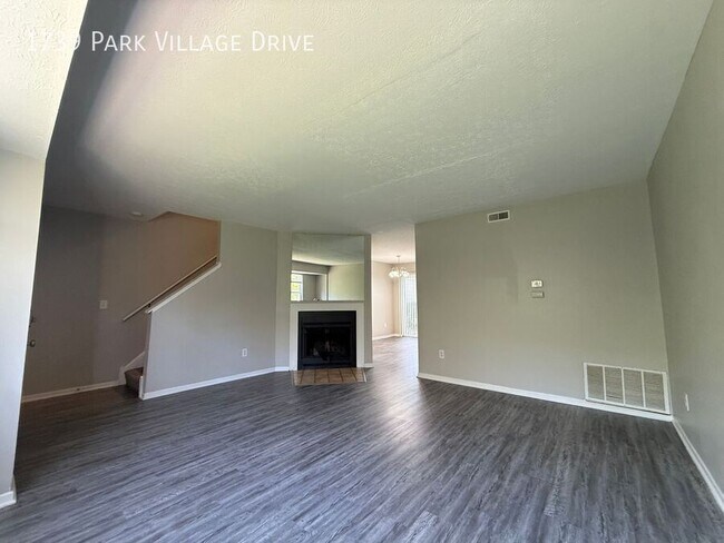 Foto del edificio - 1739 Park Village Dr
