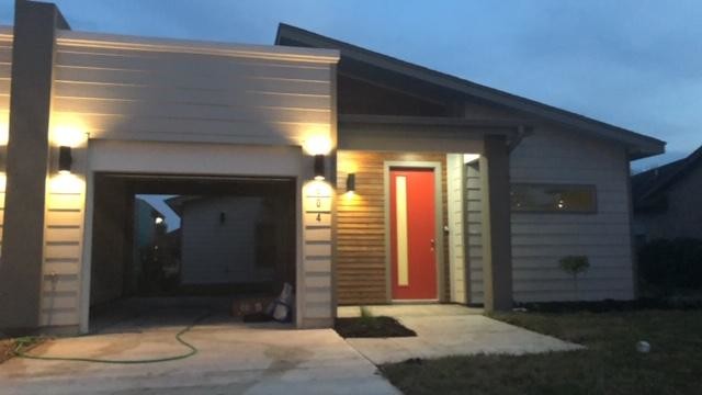 Building Photo - 606 Camelot Dr