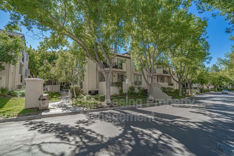 24141 Del Monte Dr. Unit 243, Santa Clarita, CA 91355 Condo for Rent