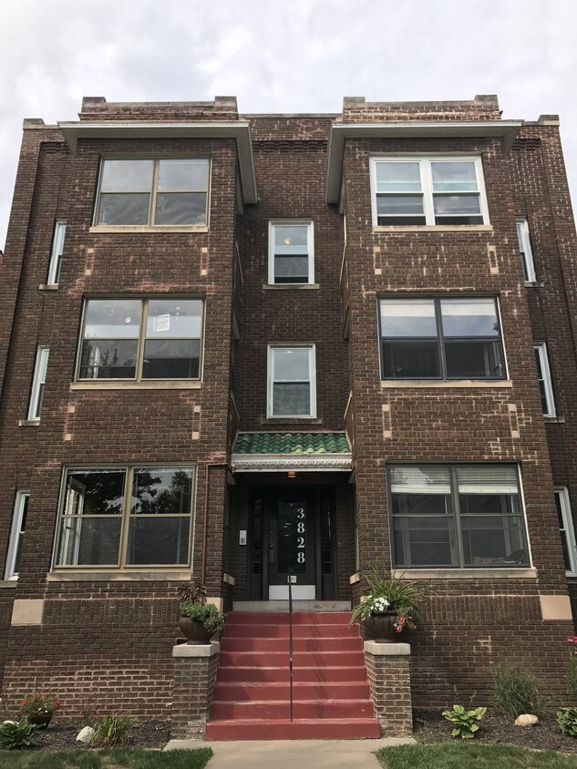 Charming fully renovated condo in Midtown! - 3828 Cass St