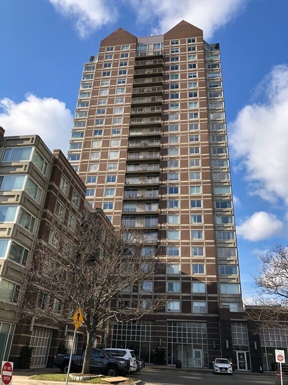 Building Photo - 8 Museum Way