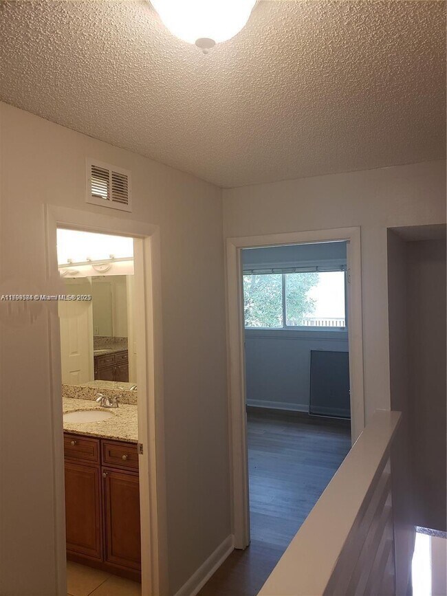Building Photo - 2520 Van Buren St