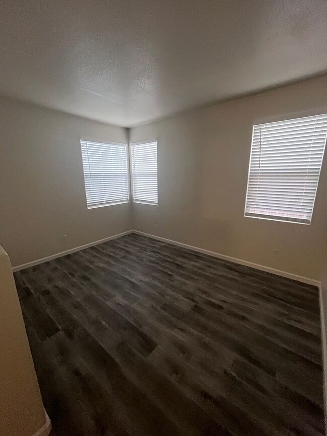 Foto del edificio - BEAUTIFUL UPDATED HOME IN NATOMAS!!