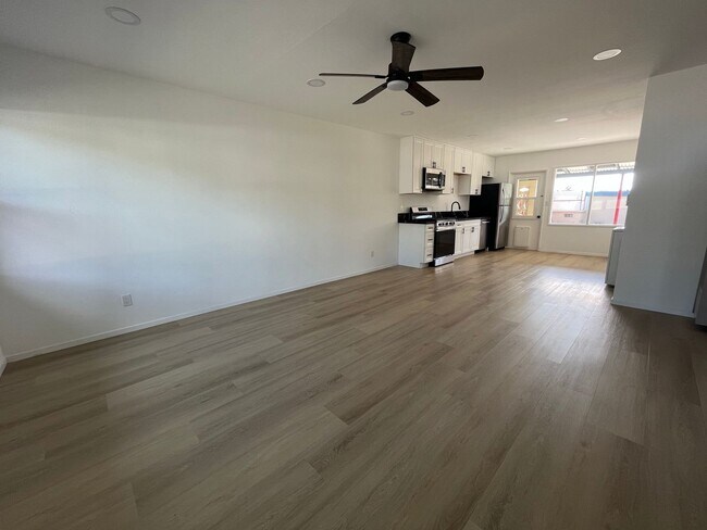 Building Photo - Clairemont Drive
