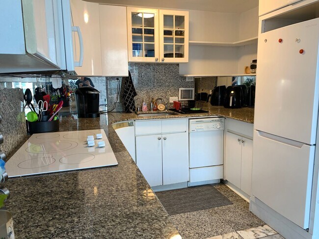 Foto del edificio - Central AC, 2 Bedroom, 2 Bathroom, Harbor Square Condo, Ocean Views