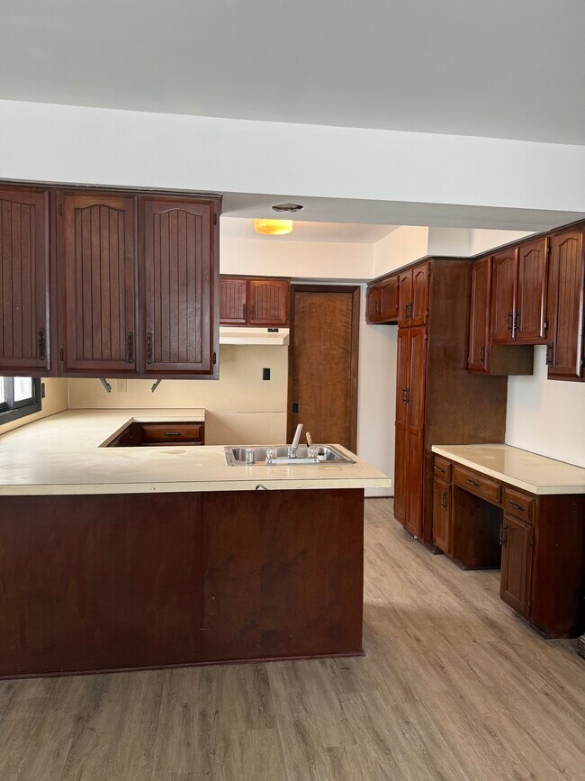 Foto del edificio - 6727 Parkland