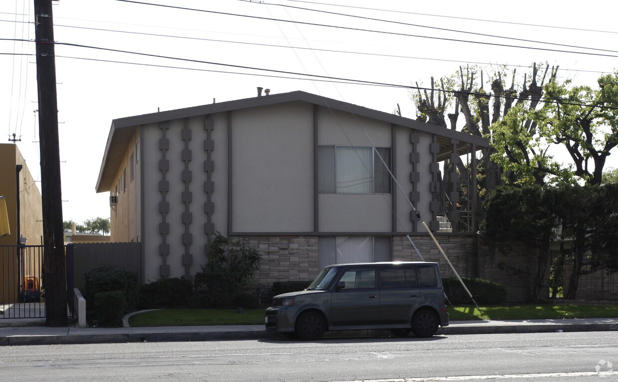 Building Photo - Valbrook Apartments