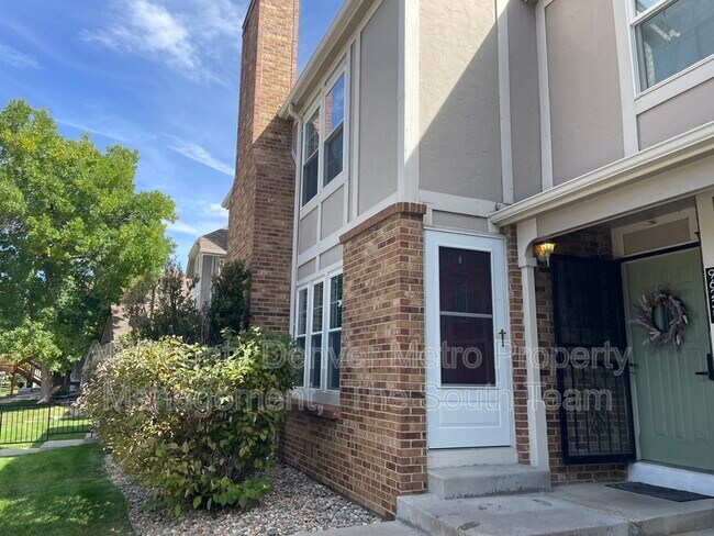 Foto del edificio - 9623 W Chatfield Ave