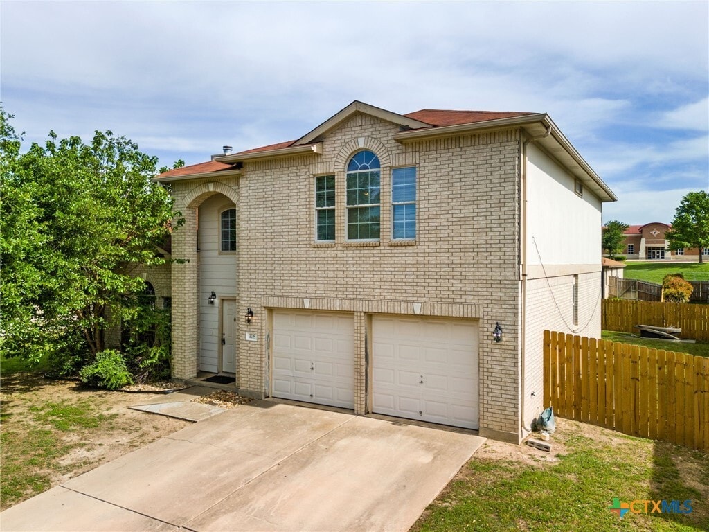 Foto principal - 118 Lone Shadow Dr