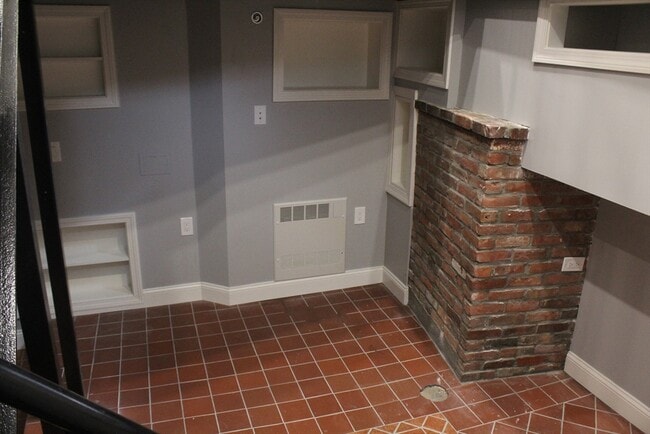 Building Photo - 49 Brimmer St