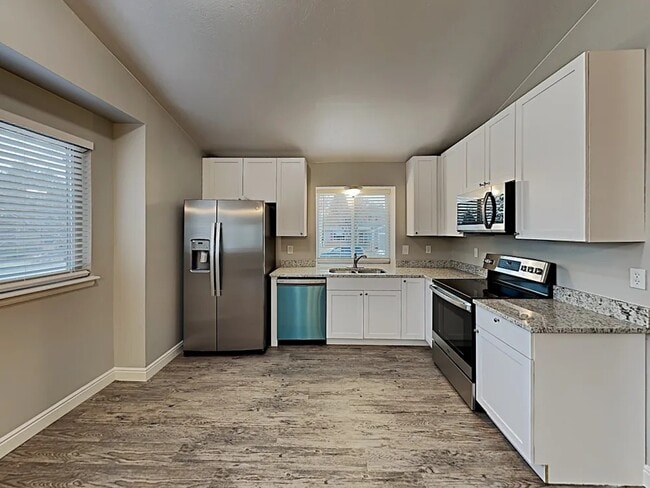 Photo - 17292 E Kenyon Dr House