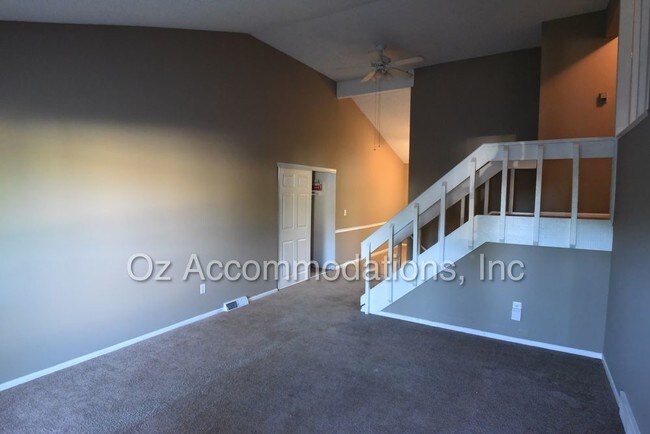 Foto del edificio - 8456 Lane Dr