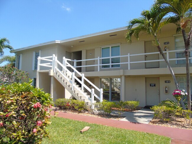 Foto del edificio - 309 Circle Dr S