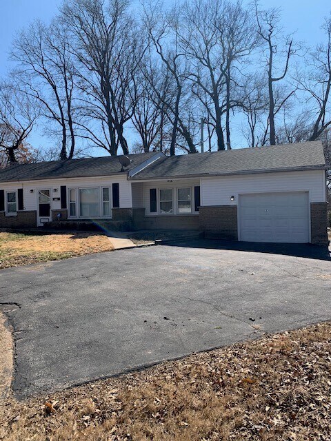 Primary Photo - 4301 Rozier Dr