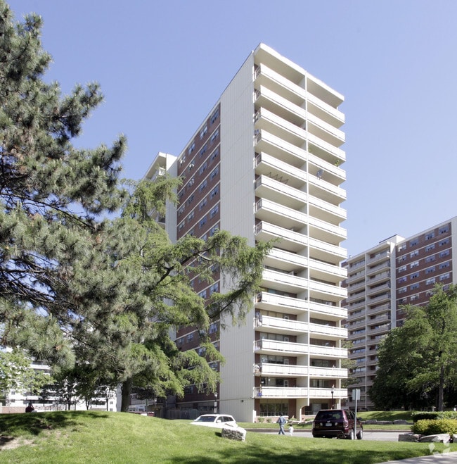 Building Photo - Surrey Lane Apartments
