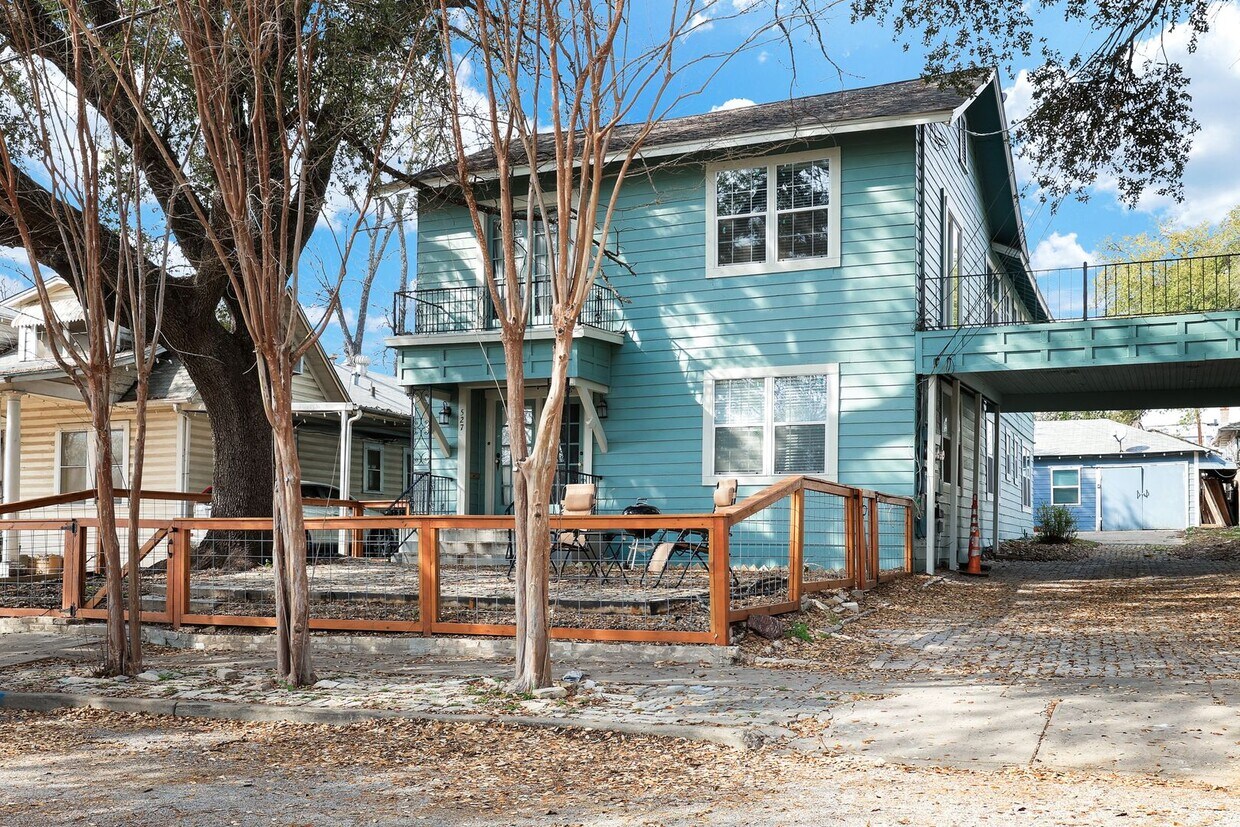 Foto principal - 527 Fulton Ave