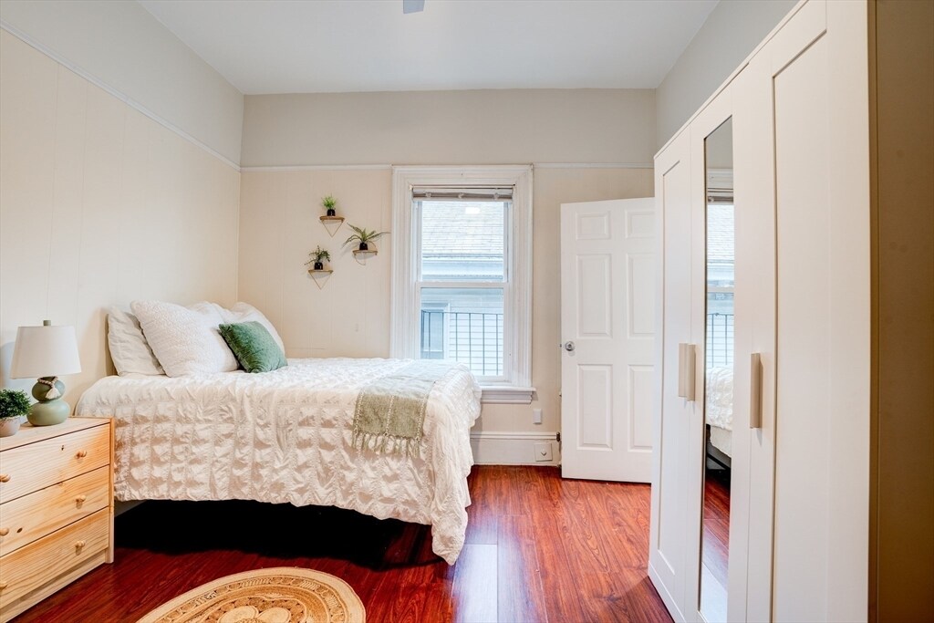 Foto principal - 928 Dorchester Ave