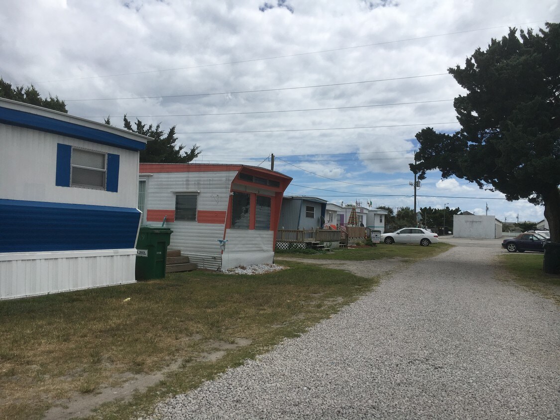 Mobile homes - 504 Ft Macon Rd W