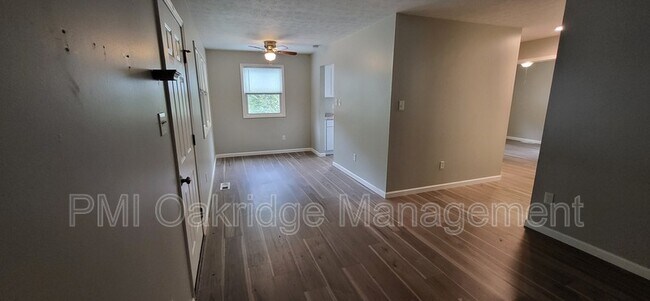 Foto del edificio - 3477 Waynesville Rd