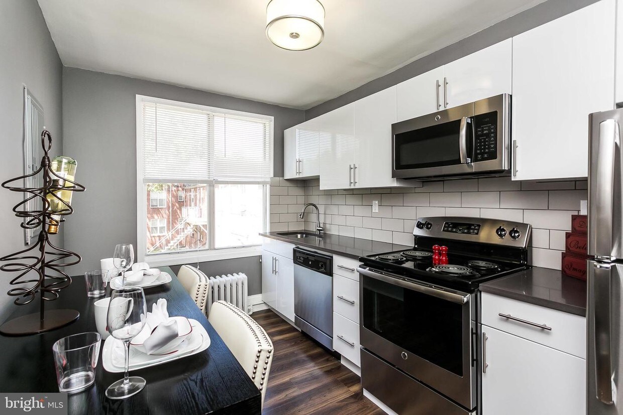 Foto principal - 7010 Mornington Rd