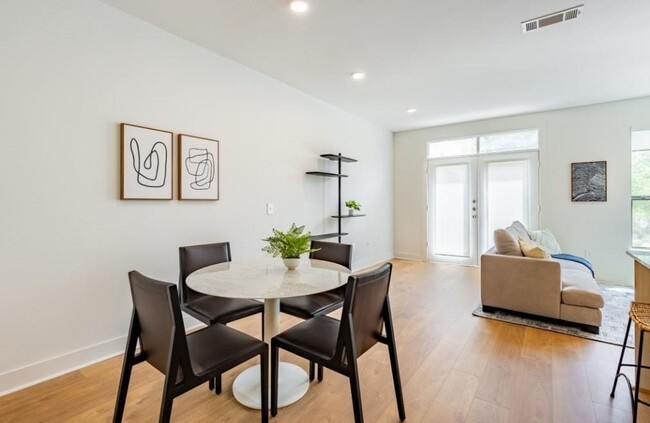 Foto del edificio - 2221 W Dallas St