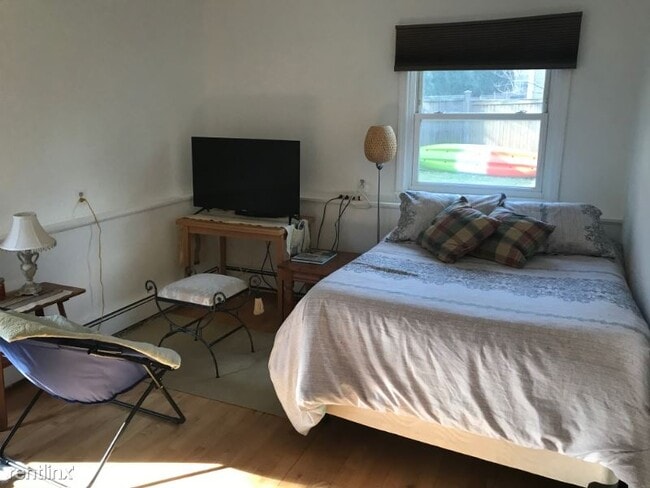 Building Photo - 1 br, 1 bath Apartment - 3 Perry Place