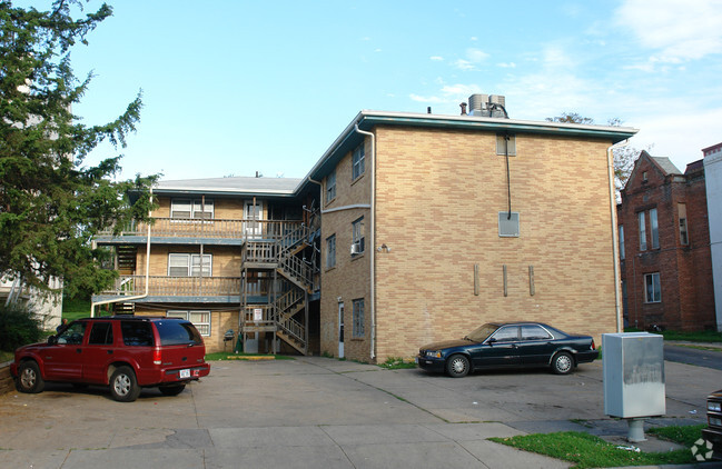 Foto del edificio - Hanscom Place