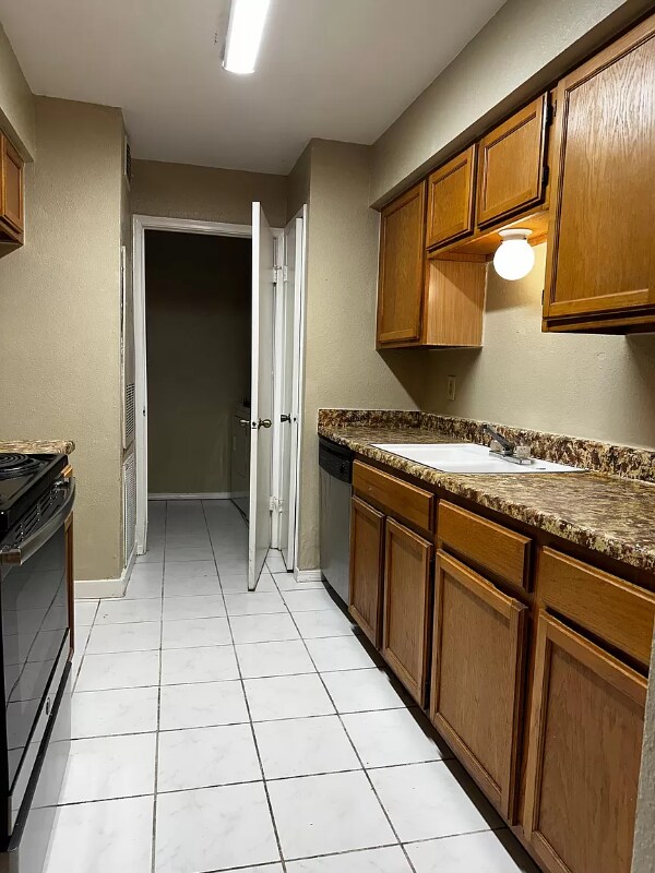 Foto del edificio - 9797 Leawood Blvd