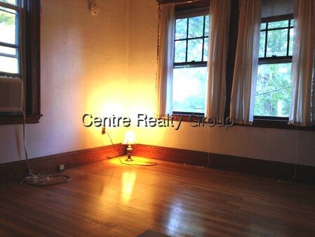 Foto del edificio - 16 Justin Rd