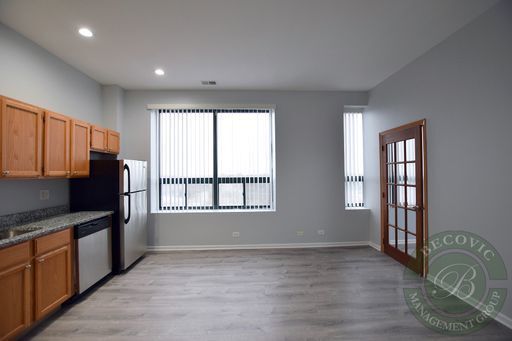 Foto del edificio - 2451 W Howard St