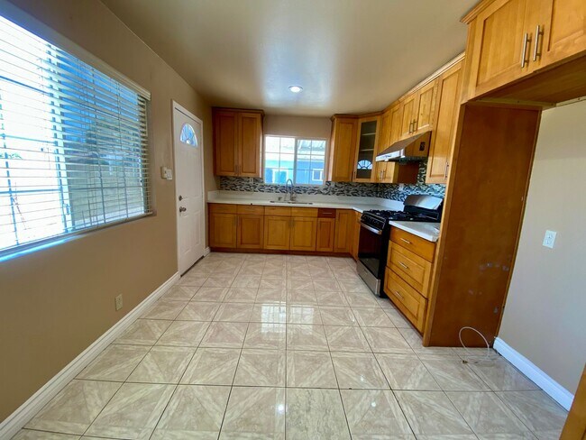 Foto del edificio - 536 Willow Ave