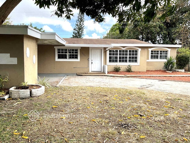 Building Photo - 3660 SW 2nd St