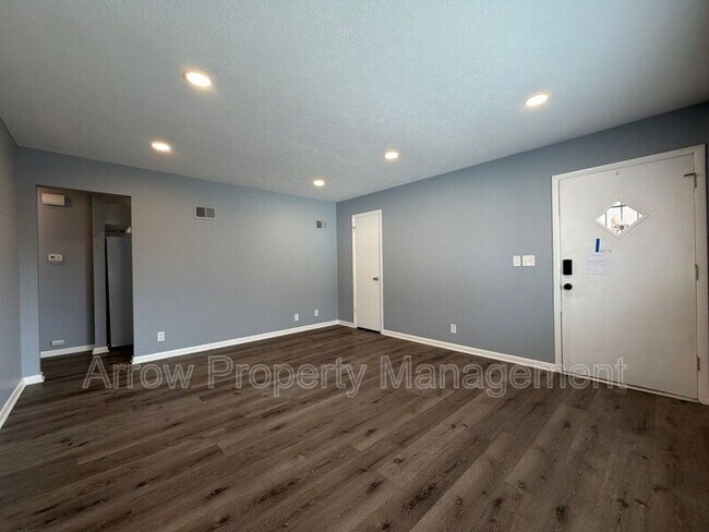 Foto del edificio - 800 S 38th St