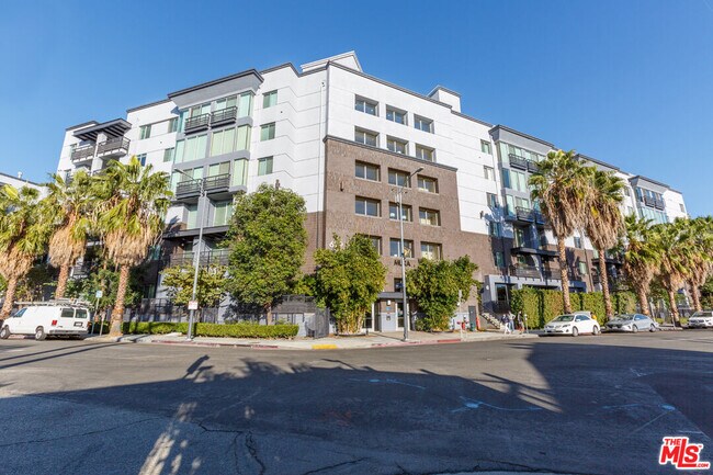 Foto del edificio - 629 Traction Ave