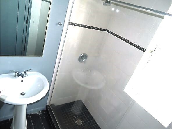 Foto del edificio - 5338 S Indiana Ave