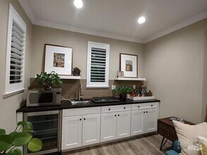 Building Photo - 706 Hydrangea Dr