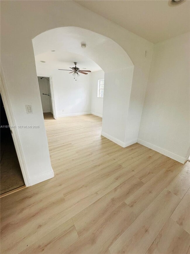 Building Photo - 3101 SW 67th Ave