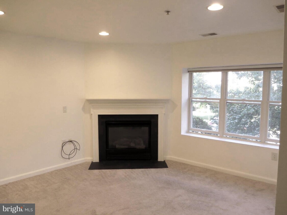 Primary Photo - 12240 Roundwood Rd