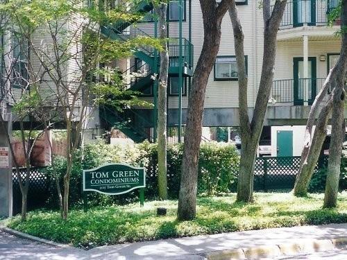 Foto principal - 3115 Tom Green St